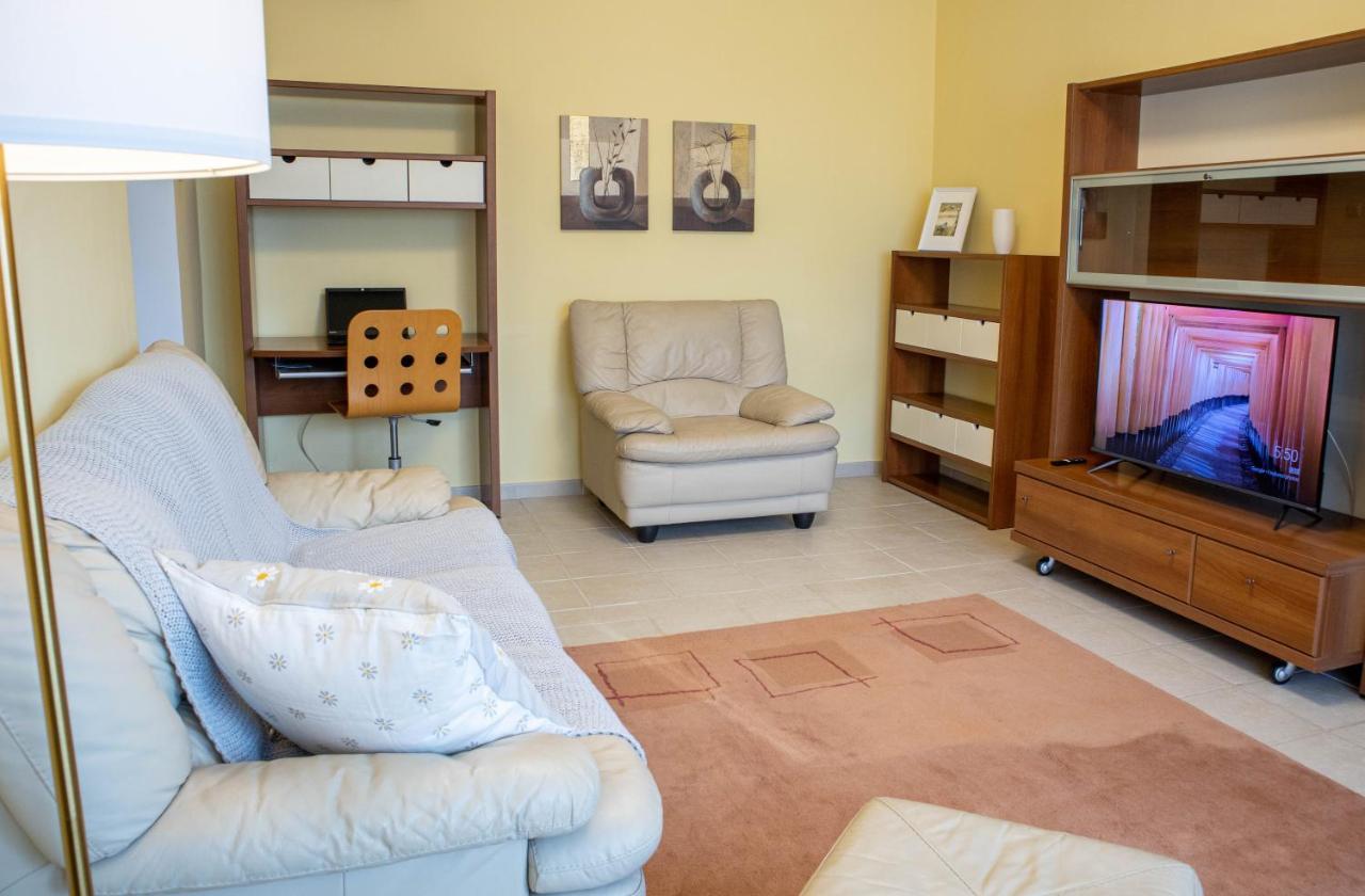 Oak Apartment - Piata Victoriei Boekarest Buitenkant foto